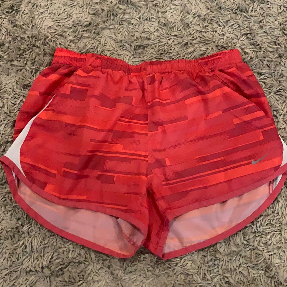 NIKE shorts size M